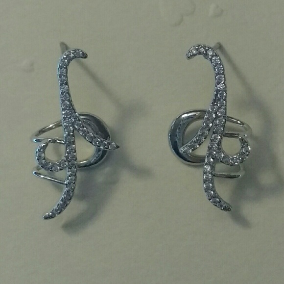 NWT Silver-tone cuff earrings - Picture 2 of 4